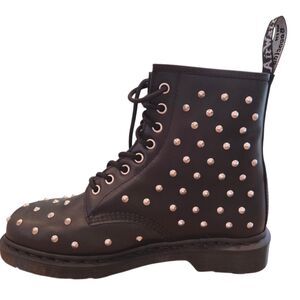 Dr. Martens 1460 Stud Wanama Combat Boots Size 10 Black Leather 8-Eye NEW